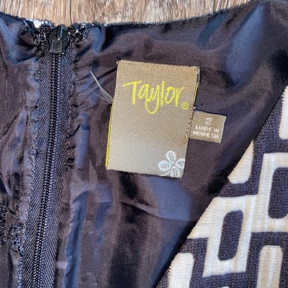 Taylor size 2 beautiful sleeveless midi dress - Picture 9 of 10